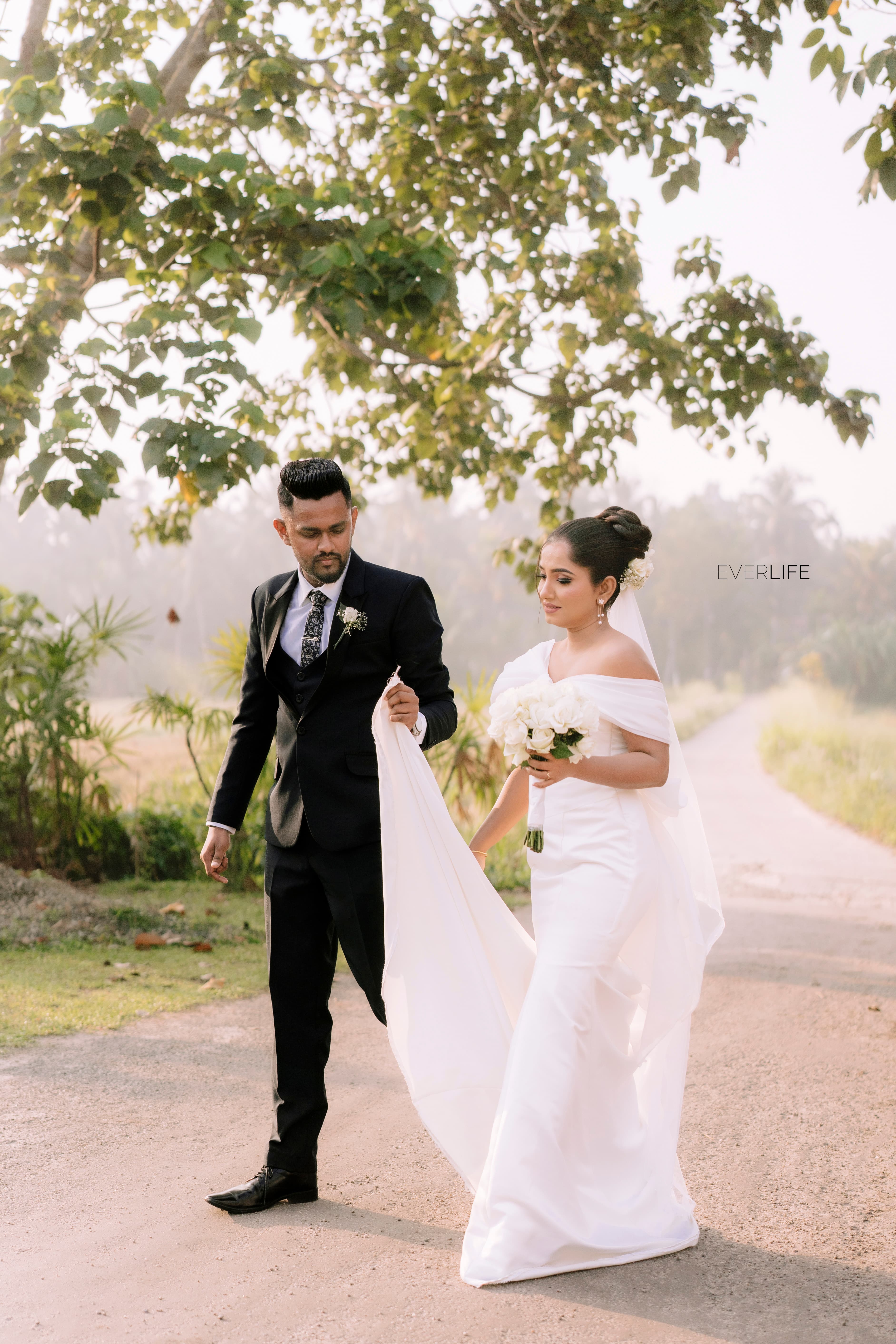 Ayesha & Chathuranga photo 17